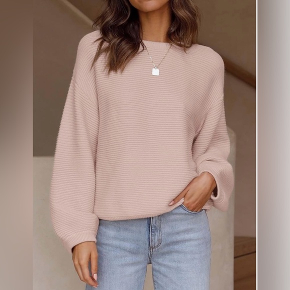 WOMENS PINK COZY SWEATER SIZE SMALL OVERSIZED - Picture 1 of 3